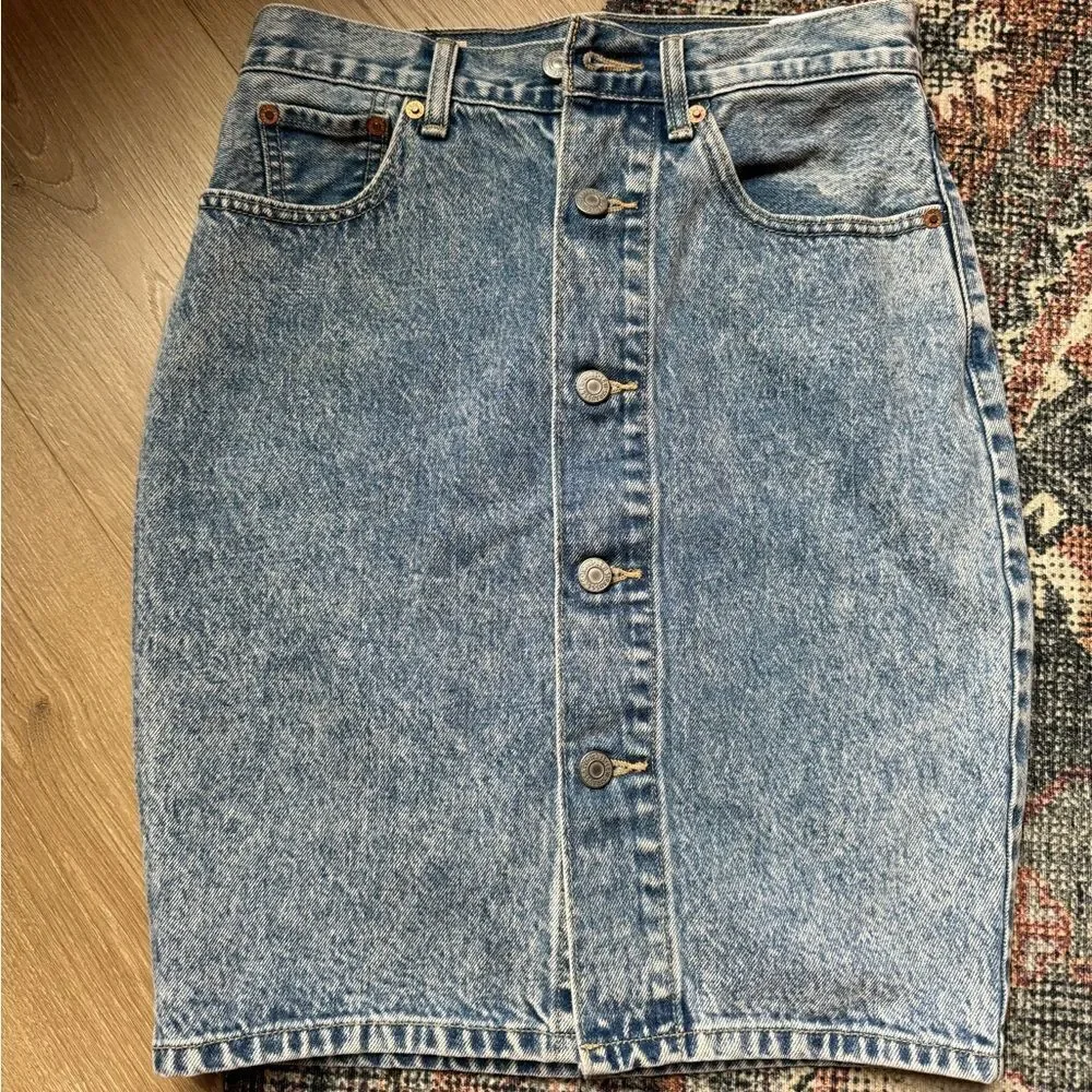Levi’s Premium Denim Vintage Wash Button Front Denim Skirt